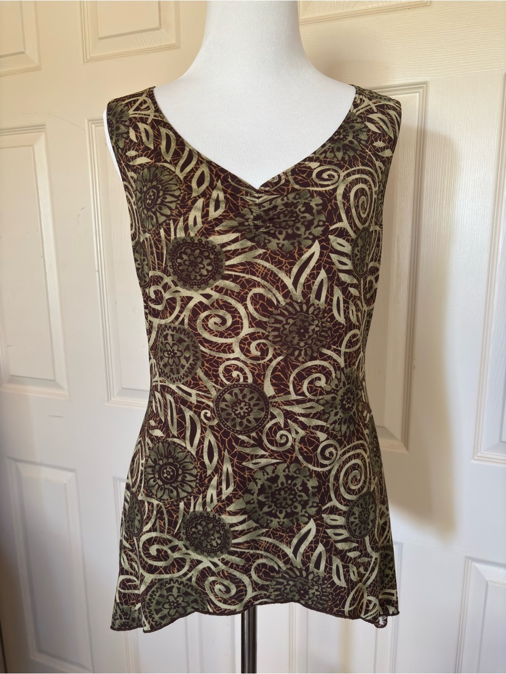 Asymmetrical Sleeveless V-Neck Floral Swirl Tunic in Olive and Brown